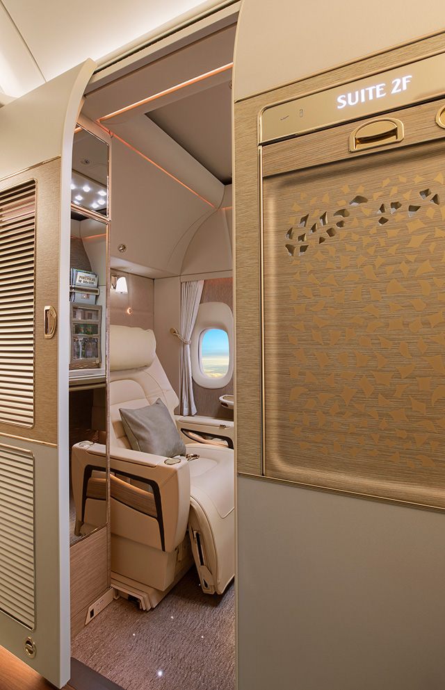 171111_777_uae_F_04-640